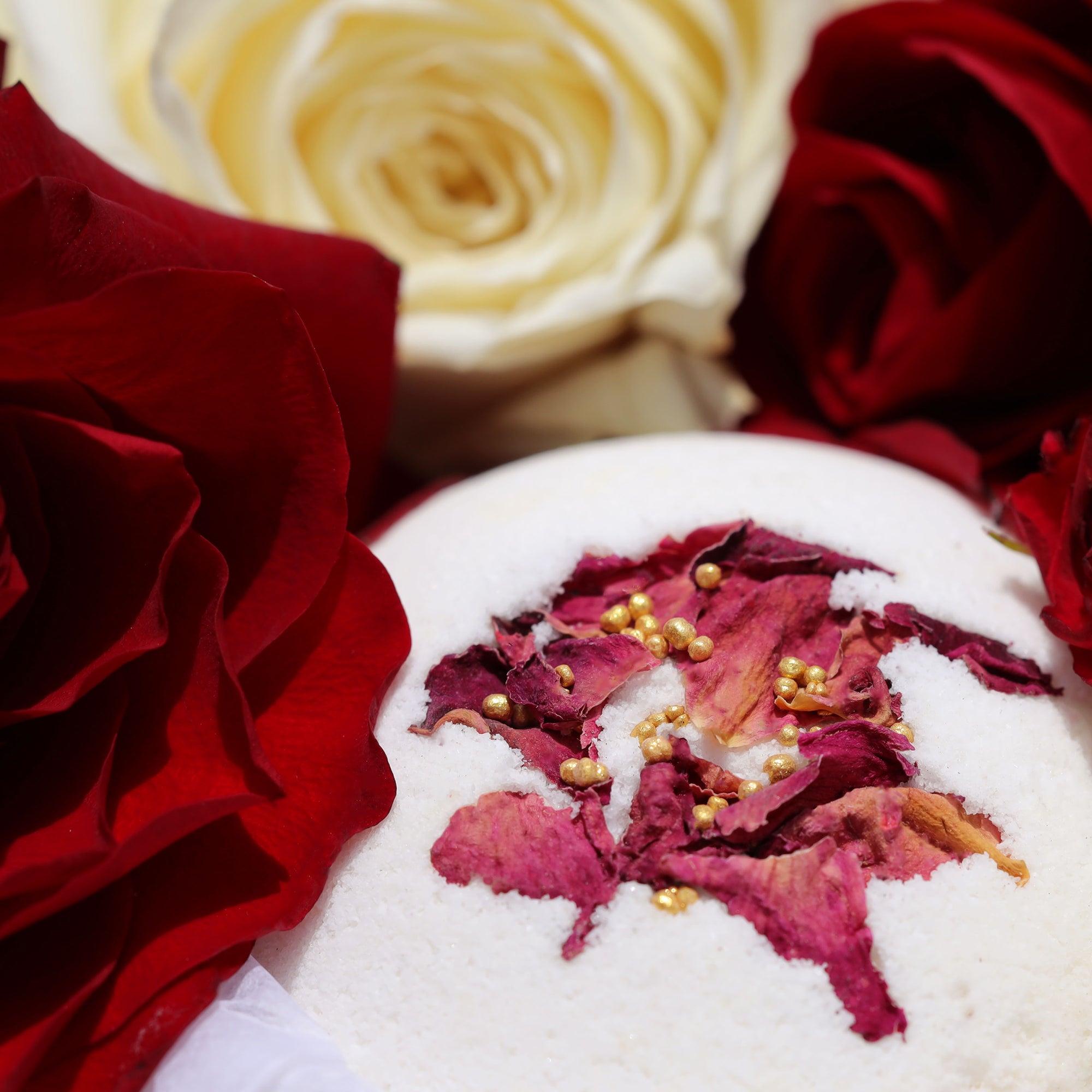Gallica Rose Silk Bath Bomb image 0
